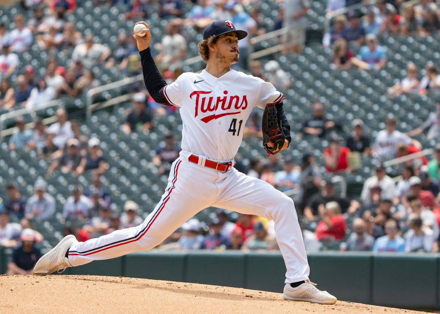 Minnesota Twins starting pitcher Joe Ryan (41) throws out a pitch against the San Francisco Giants in the second inning Wednesday, May 24, 2023, at Target Field in Minneapolis. ]