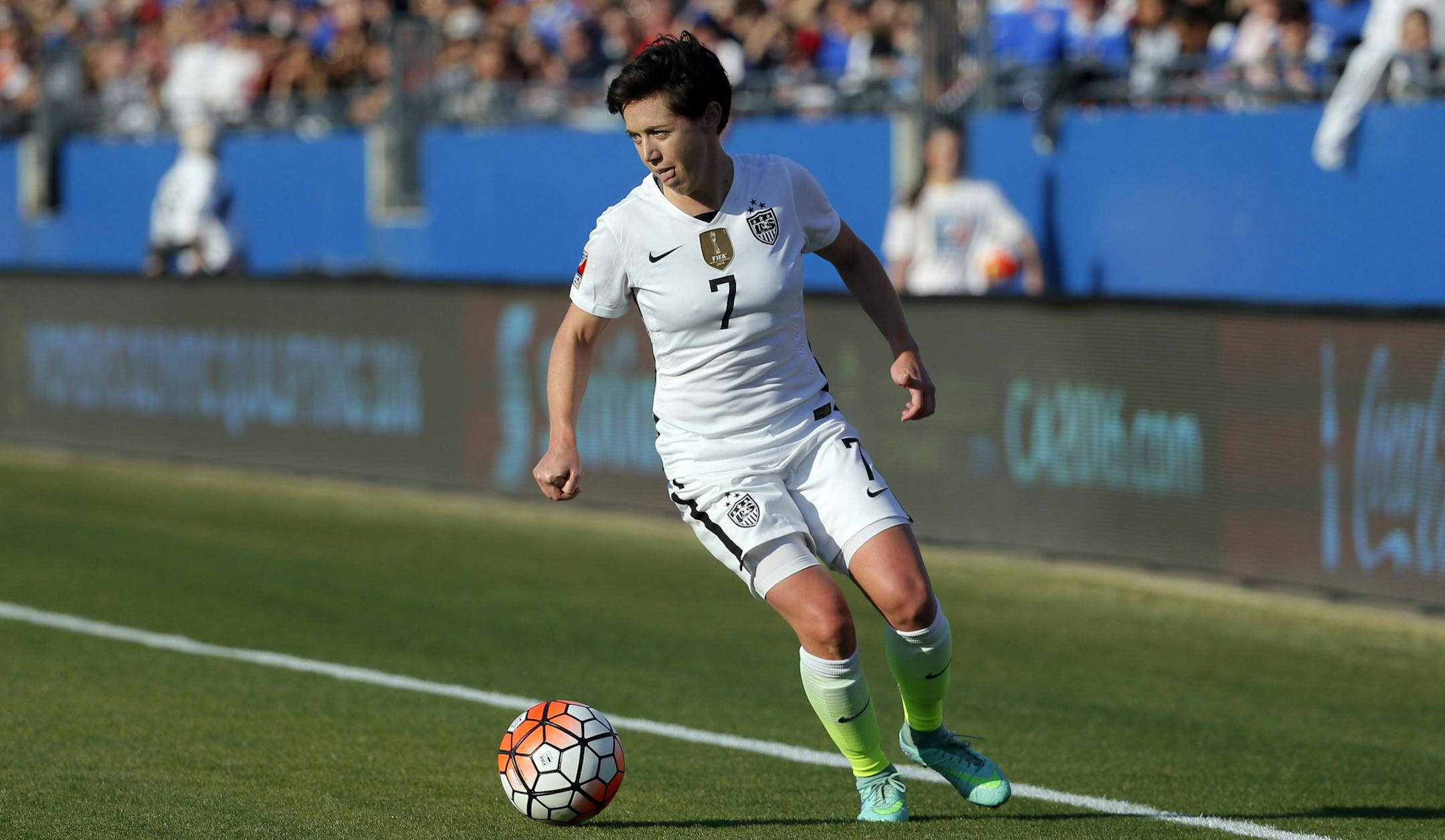 United States defender Meghan Klingenberg controls the ball against Mexico during a CONCACAF Olympic qualifying tournament soccer match, Saturday, Feb. 13, 2016, in Frisco, Texas. (AP Photo/Tony Gutierrez)
