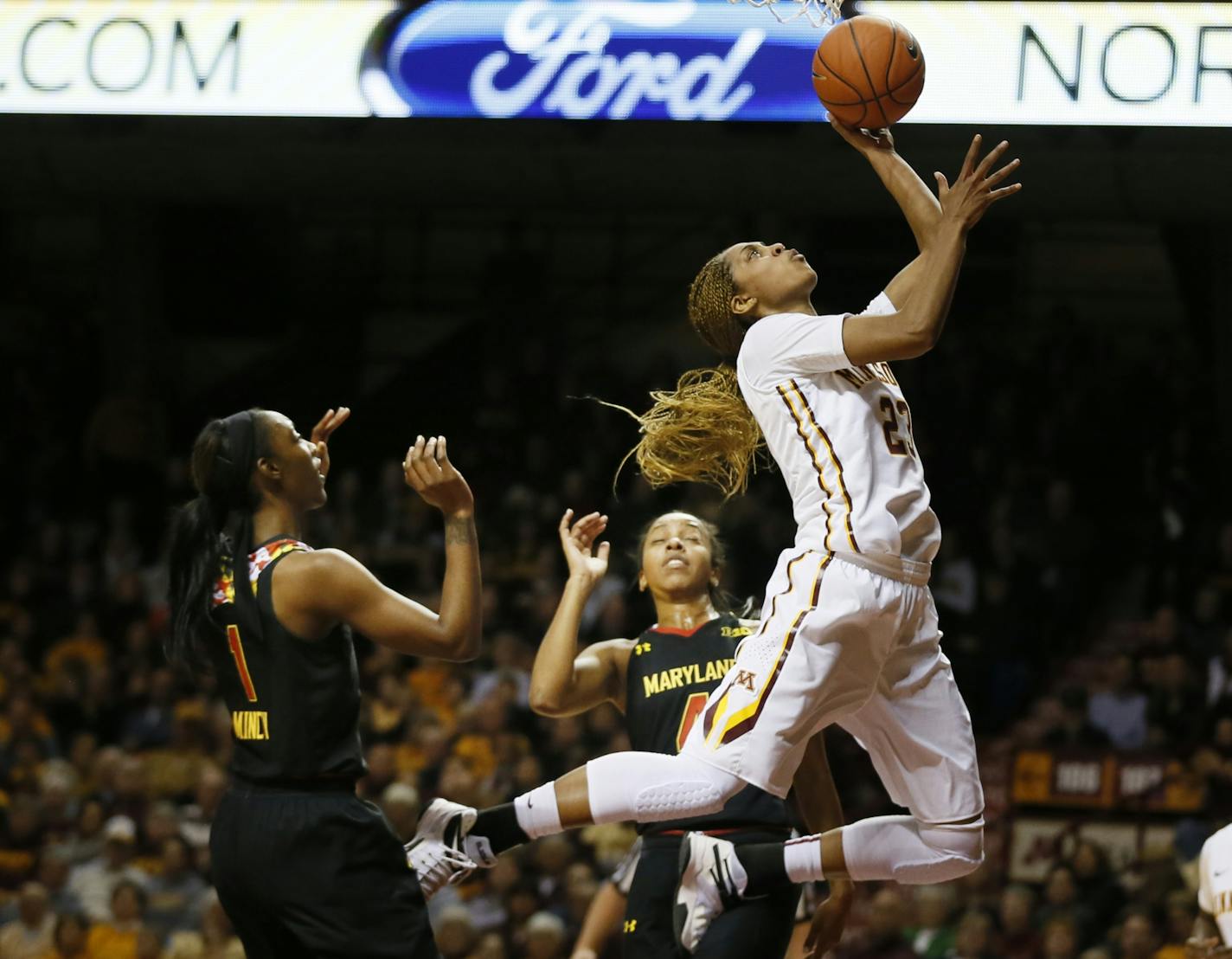 Minnesota Golden Gophers forward Shae Kelley (23)