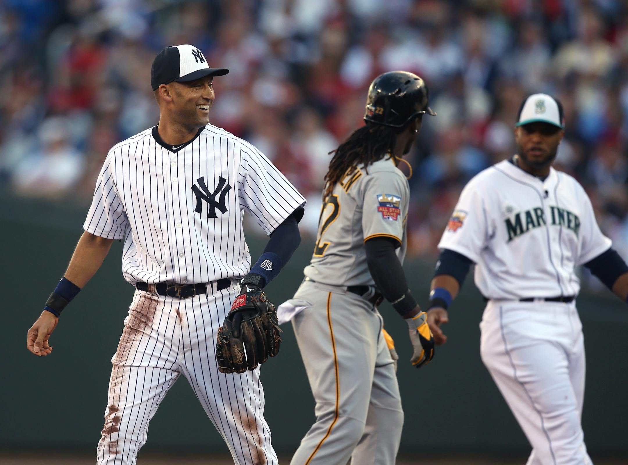 Derek Jeter made a great play to open the 85th All-Star Game.
