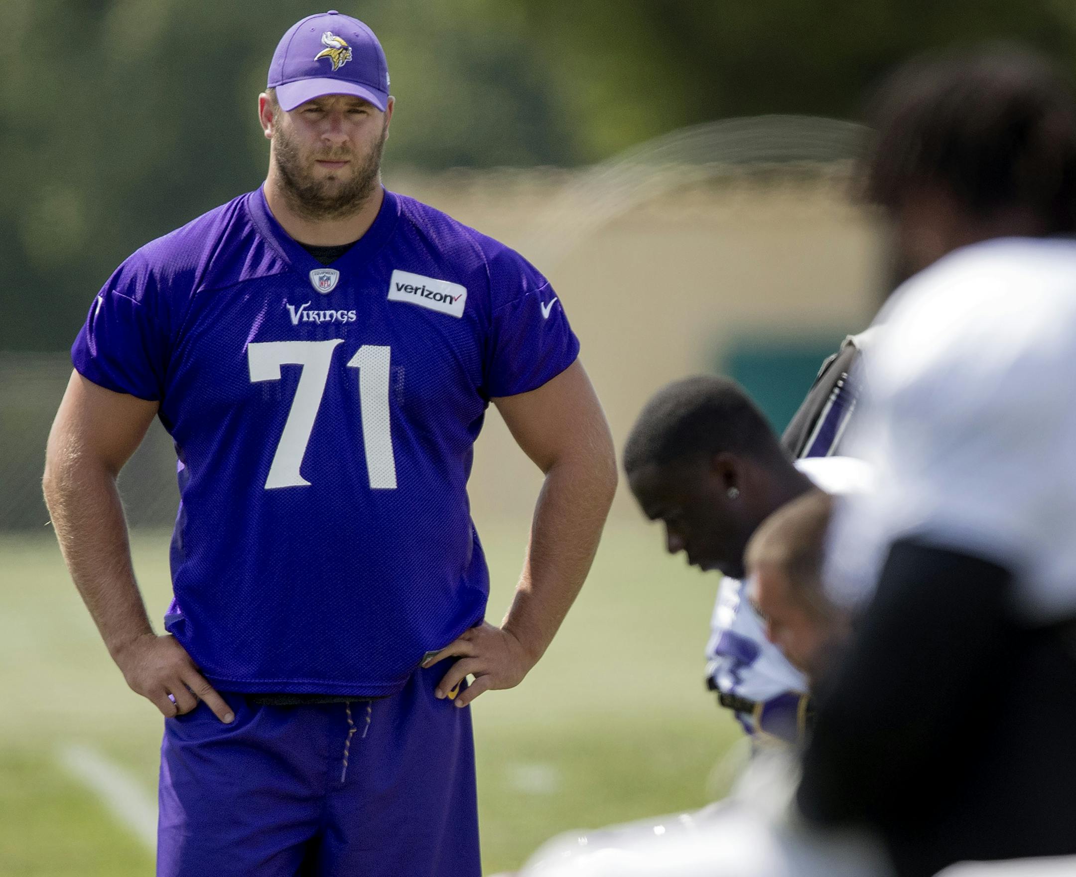 Minnesota Vikings tackle Riley Reiff (71) watched teammates stretch out during the afternoon practice. ] CARLOS GONZALEZ ï cgonzalez@startribune.com - July 31, 2017, Mankato, MN, Minnesota State University Mankato, Minnesota Vikings Training Camp, NFL