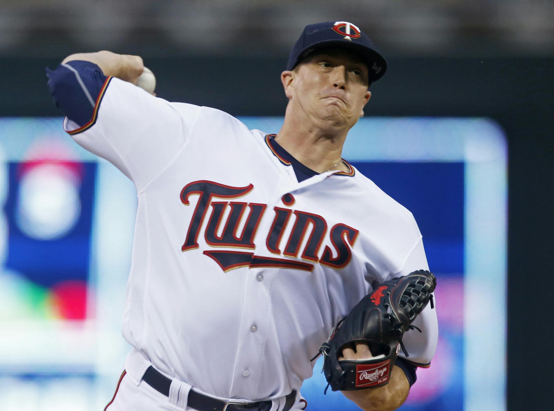Minnesota Twins pitcher Kyle Gibson throws against the Detroit Tigers during the first inning of a baseball game Tuesday, Aug. 23, 2016, in Minneapolis. (AP Photo/Jim Mone)
