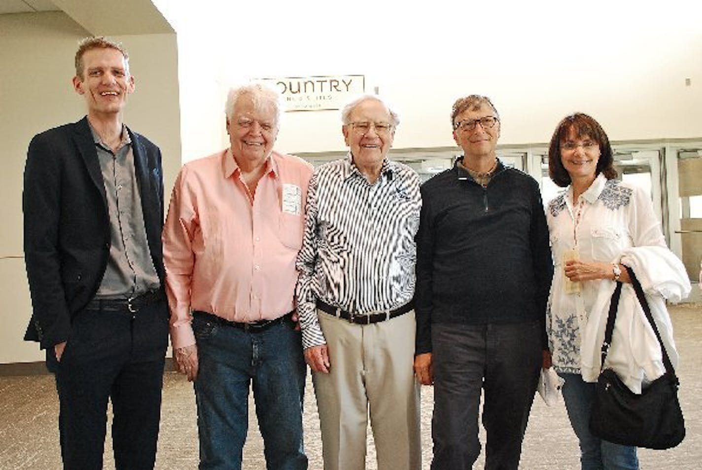 Left to right: Bjorgvin Kristinsson, Bob Hamman, Warren Buffett, Bill Gates, Sharon Osberg.