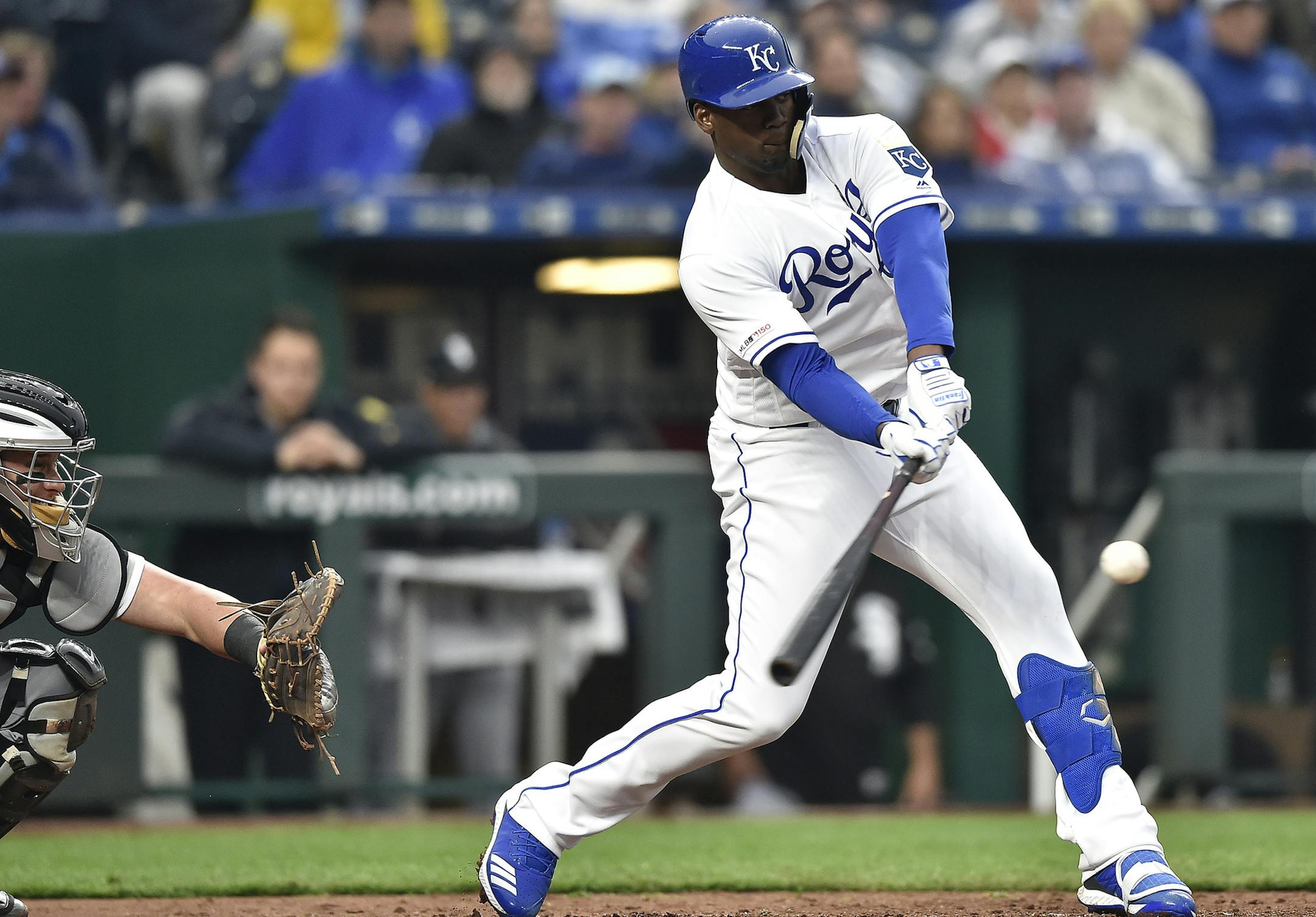Royals' Jorge Soler sixth inning hit drove in Whit Merrifield during the Kansas City Royals opening day game against the Chicago White Sox at Kauffman Stadium Thursday, Mar. 28, 2019.(Jill Toyoshiba/The Kansas City Star/TNS)