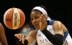 Lynx Maya Moore passed the ball out on a fast break during the first half. ] (KYNDELL HARKNESS/STAR TRIBUNE) kyndell.harkness@startribune.com Lynx vs 