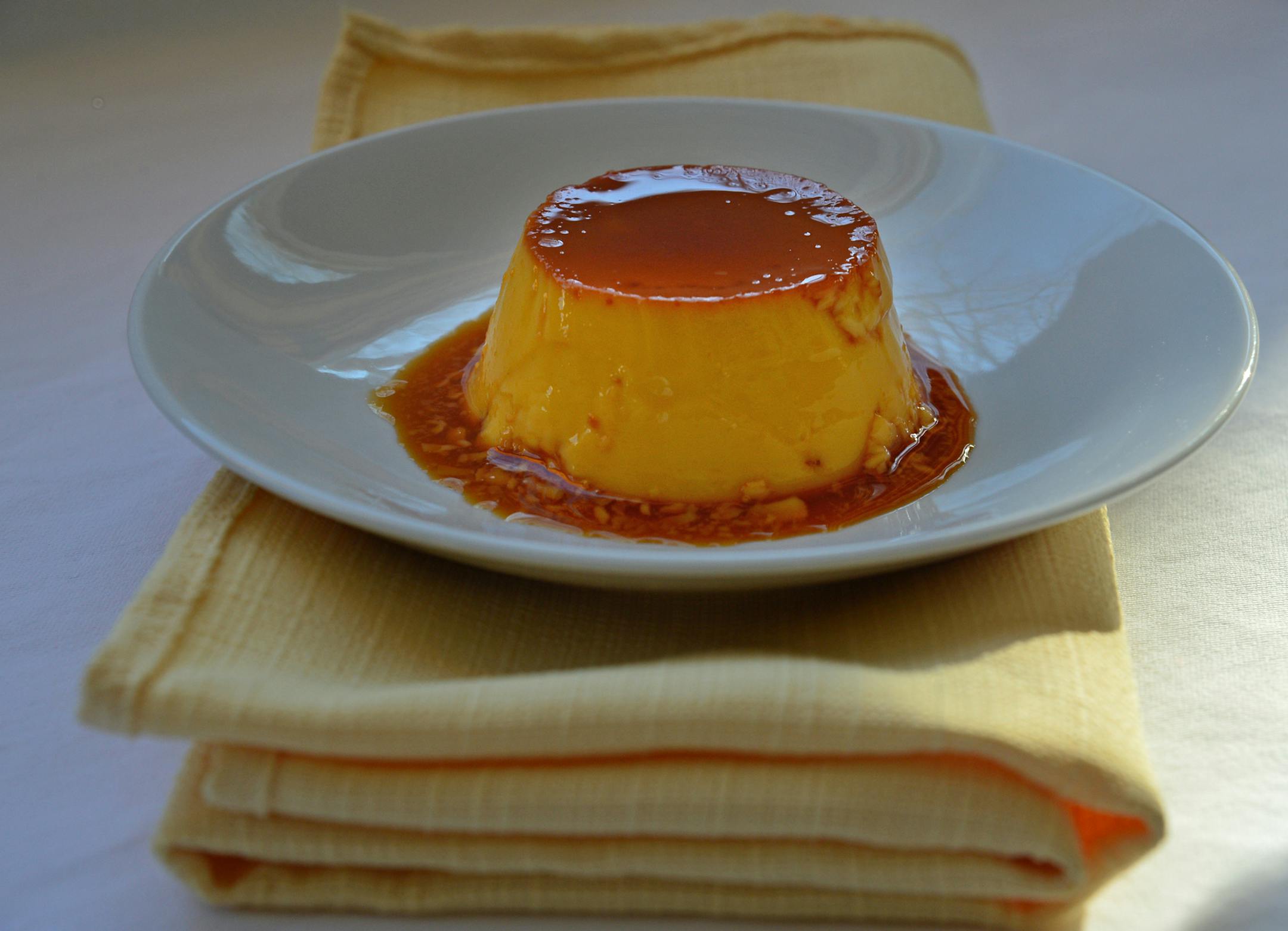 Baking Central goes to Latin America with a caramel flan from start to finish. ] Richard.Sennott@startribune.com Richard Sennott/Star Tribune Edina , Minn. Friday 1/31/2014) ** (cq)