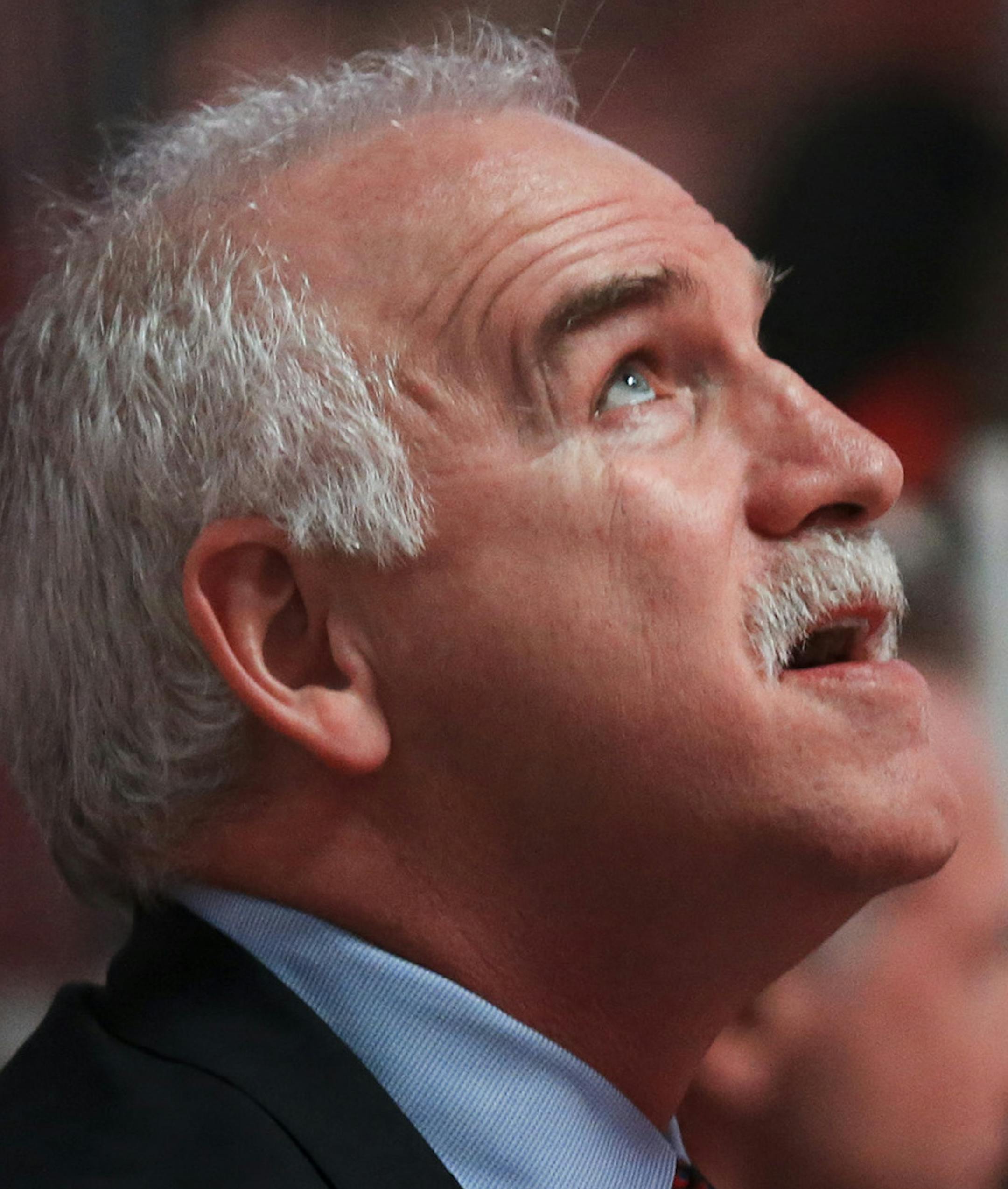 Chicago Blackhawks head coach Joel Quenneville looks up from the bench before the first period against the Vancouver Canucks on Jan. 22, 2017, at the United Center in Chicago. (Armando L. Sanchez/Chicago Tribune/TNS)