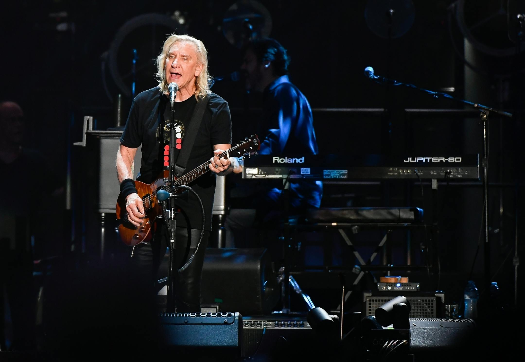 Joe Walsh performed with the Eagles Saturday night.