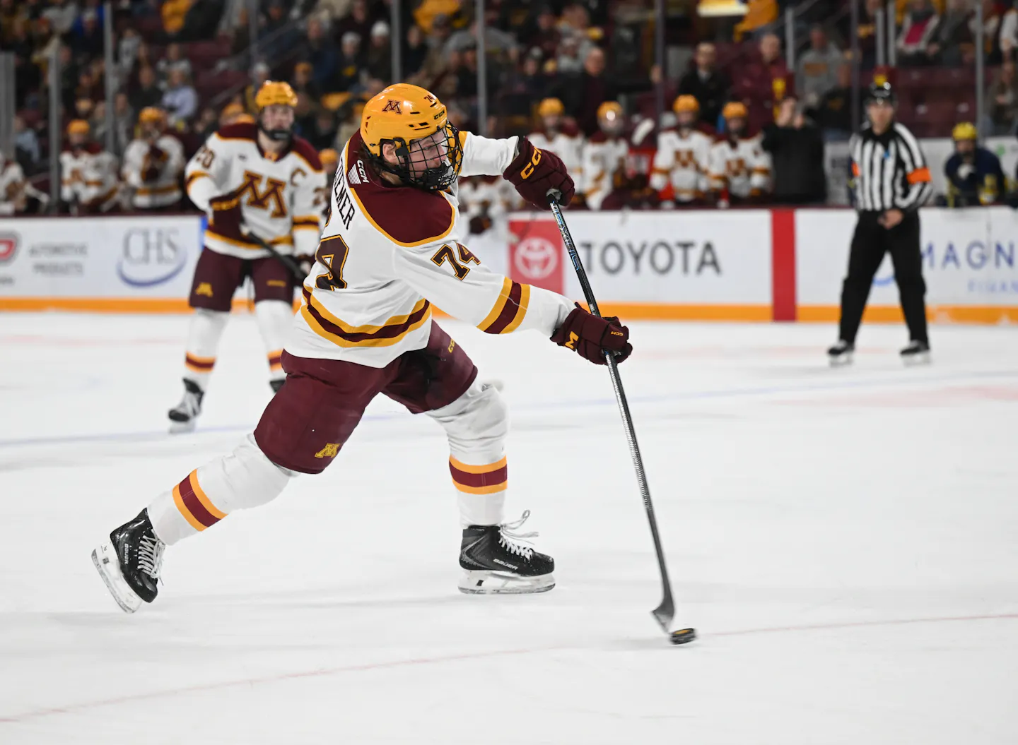 Minnesota Gophers vs North Dakota hockey: Brodie Ziemer key to rebuild