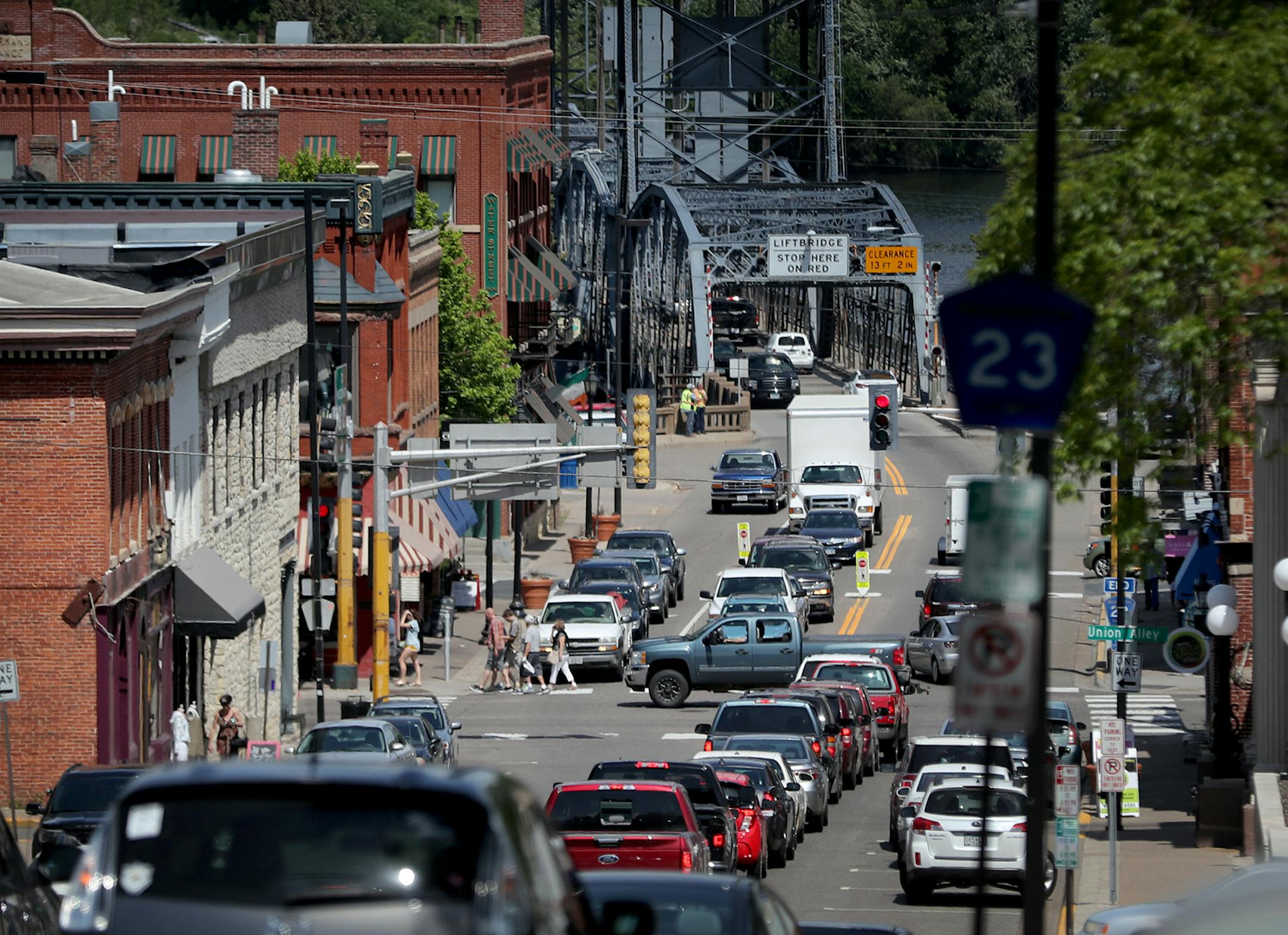 Friday afternoon traffic fills the two blocks of Chestnut Street, leading to the old lift bridge on Friday, June 2, in downtown Stillwater, MN.] DAVID JOLES ï david.joles@startribune.com Anticipating the opening of a new St. Croix River bridge this summer, Stillwater city leaders have unveiled their first firm proposal for a downtown makeover once the 1931 Lift Bridge closes to vehicle traffic. Two blocks of traffic-busy Chestnut Street, leading to the old bridge, would become a pedestrian