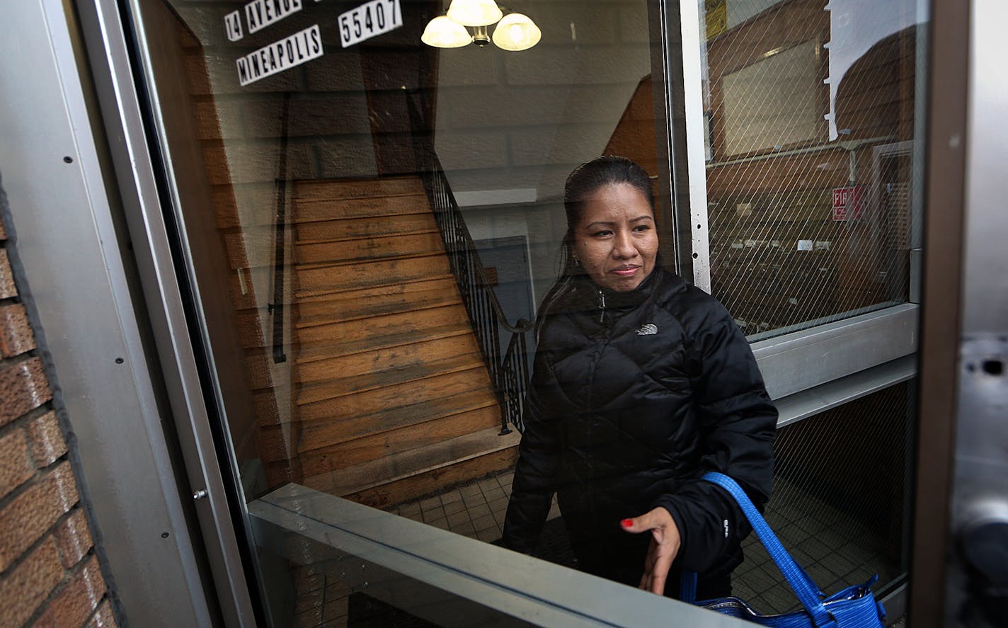 Feliza Tajonar and her family live in an apartment on 14th Ave. S. ] JIM GEHRZ &#xef; james.gehrz@startribune.com /Minneapolis, MN / March 4, 2016 /11:30 AM &#xf1; BACKGROUND INFORMATION: Tenants backed up by Faegre law firm begin trial Friday in a suit against a major city landlord over alleged poor apartment house conditions. The landlord had been brought in to replace the notorious slumlord Sorbales, by a tenants organization will hold a news conference Friday before the court convenes in whi