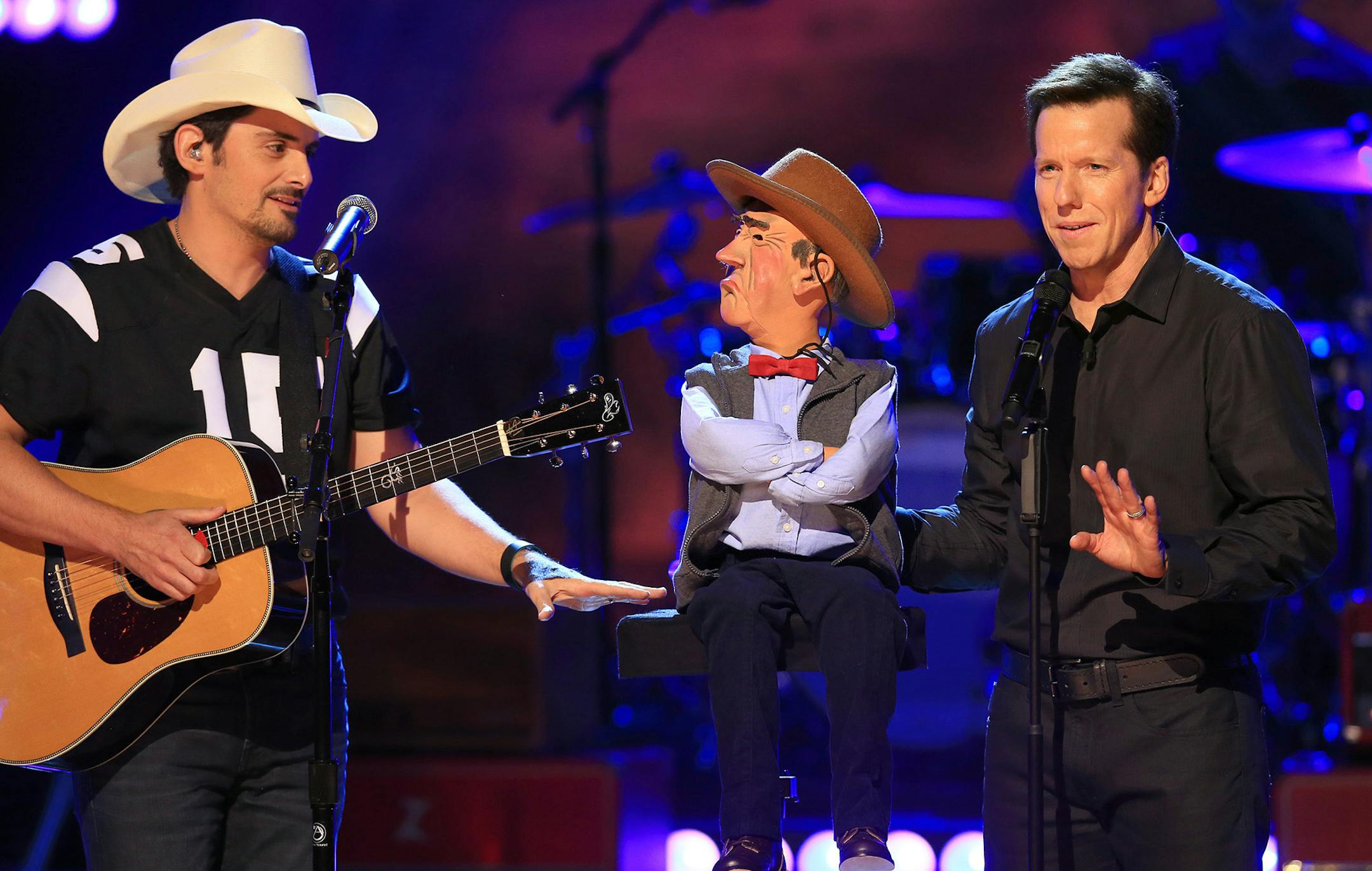 JEFF DUNHAM: UNHINGED IN HOLLYWOOD -- Pictured: (l-r) Brad Paisley, 'Walter', Jeff Dunham -- (Photo by: Chris Polk/NBC) ORG XMIT: Season: 1