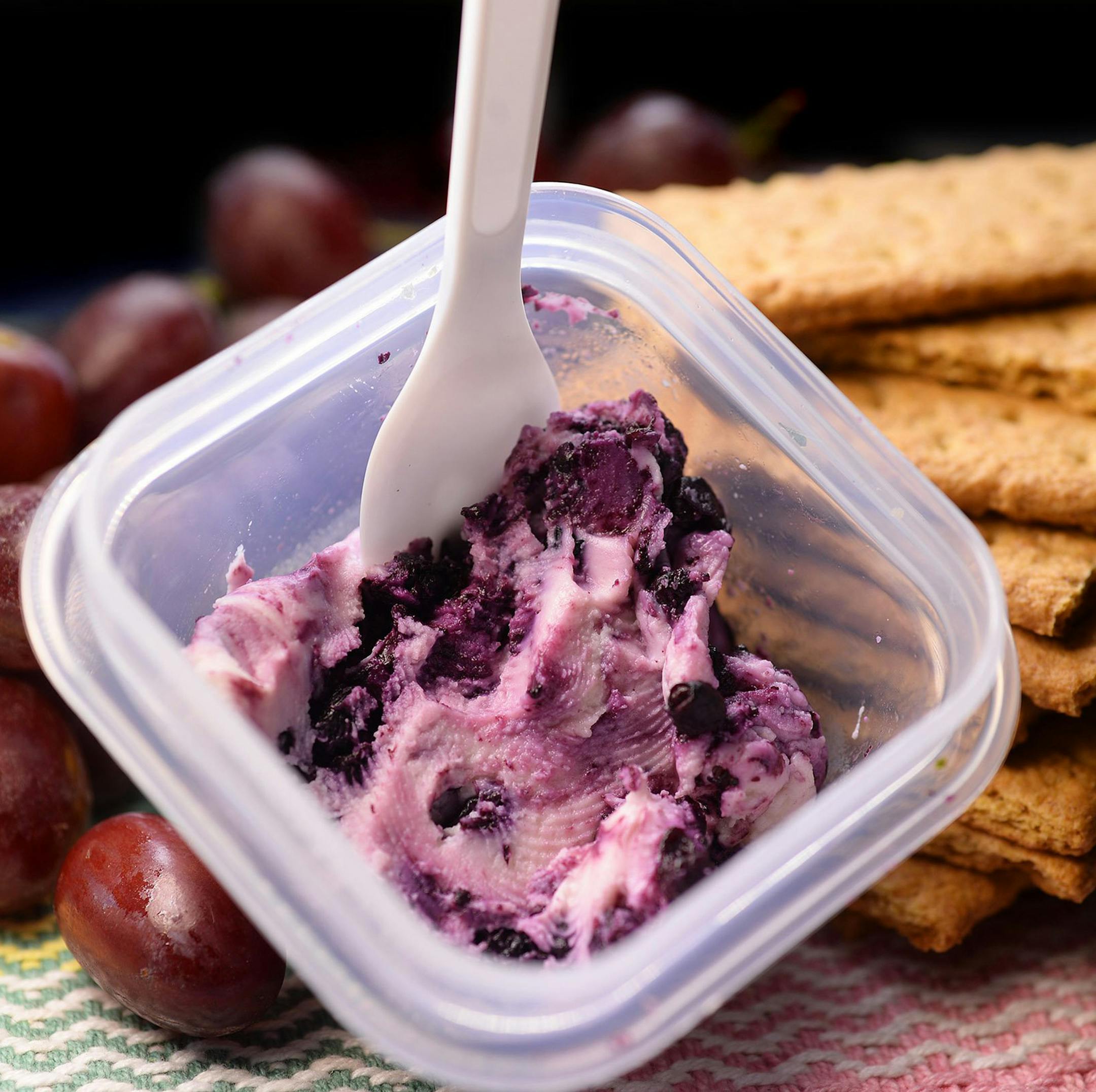 Blueberry and goat cheese: Soften a little goat cheese and blueberry jam in the microwave for 10 seconds, then pack it with graham crackers to spread it on. (Diedra Laird/Charlotte Observer/TNS) ORG XMIT: 1189009