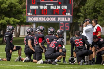 180 degrees from St. Thomas: Losses, injuries end Iowa school's football season