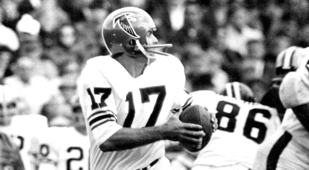 Quarterback Bob Berry (shown with the Falcons in 1971) had two stints with the Vikings, from 1965-67 and again from 1973-76