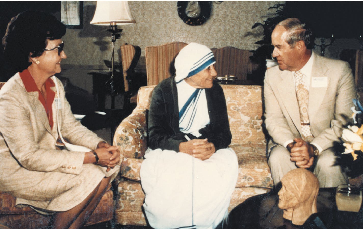 Gerald and Henrietta Rauenhorst meet Mother Theresa in 1981. Provided photo