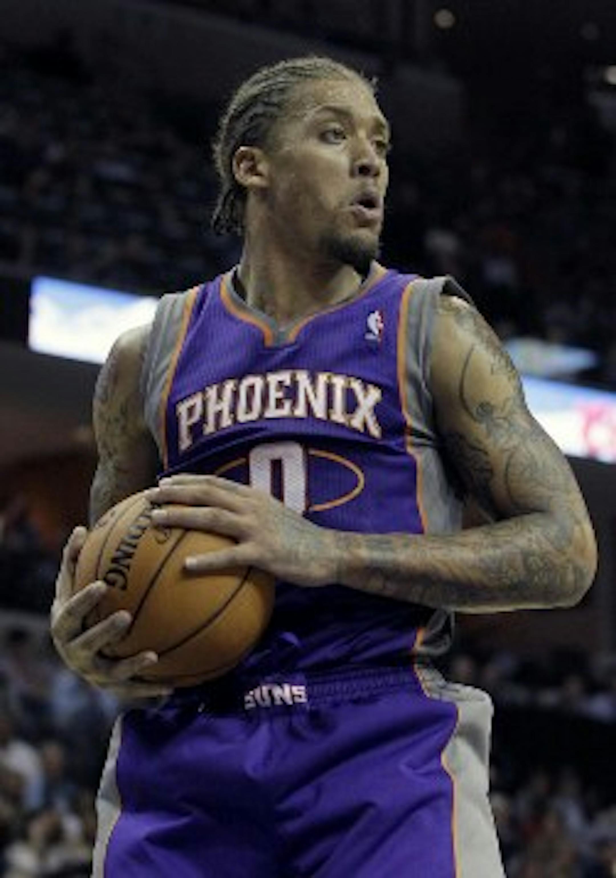 Suns forward Michael Beasley