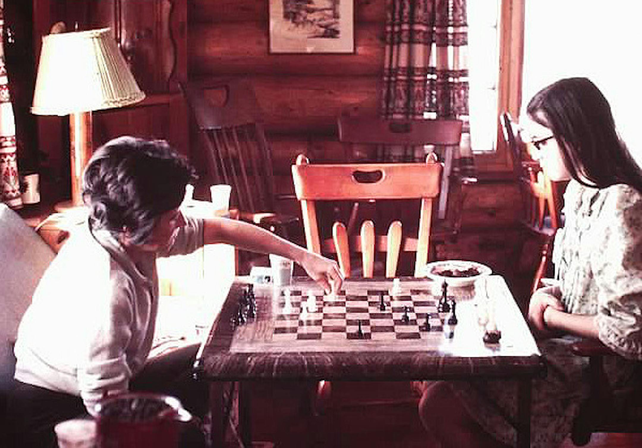 Peluso’s mother and sister Jean playing chess in the ’70s.