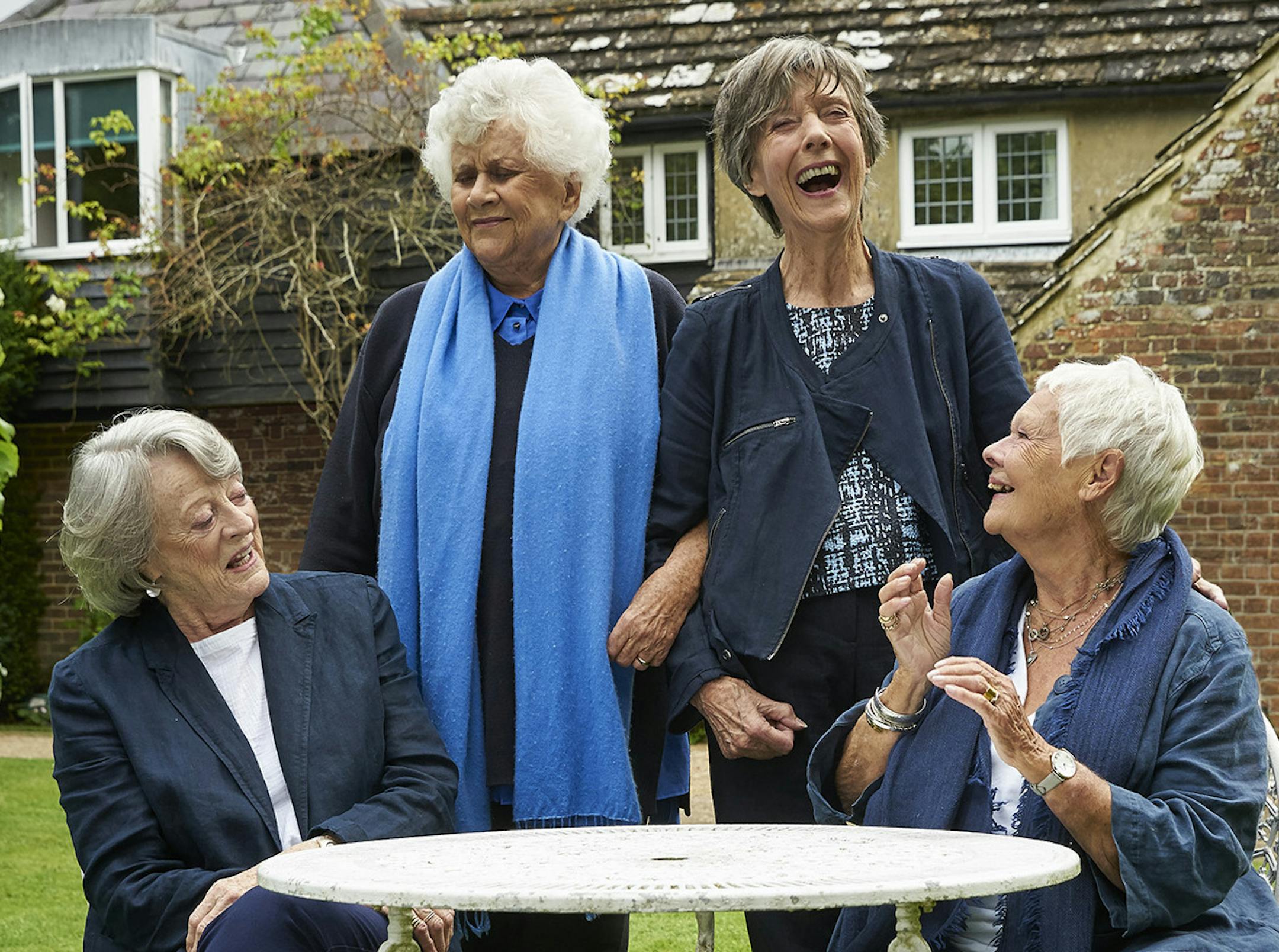 Eileen Atkins, Joan Plowright, Maggie Smith and Judi Dench in the film "Tea with the Dames." (Mark Johnson/TNS) ORG XMIT: 1241533
