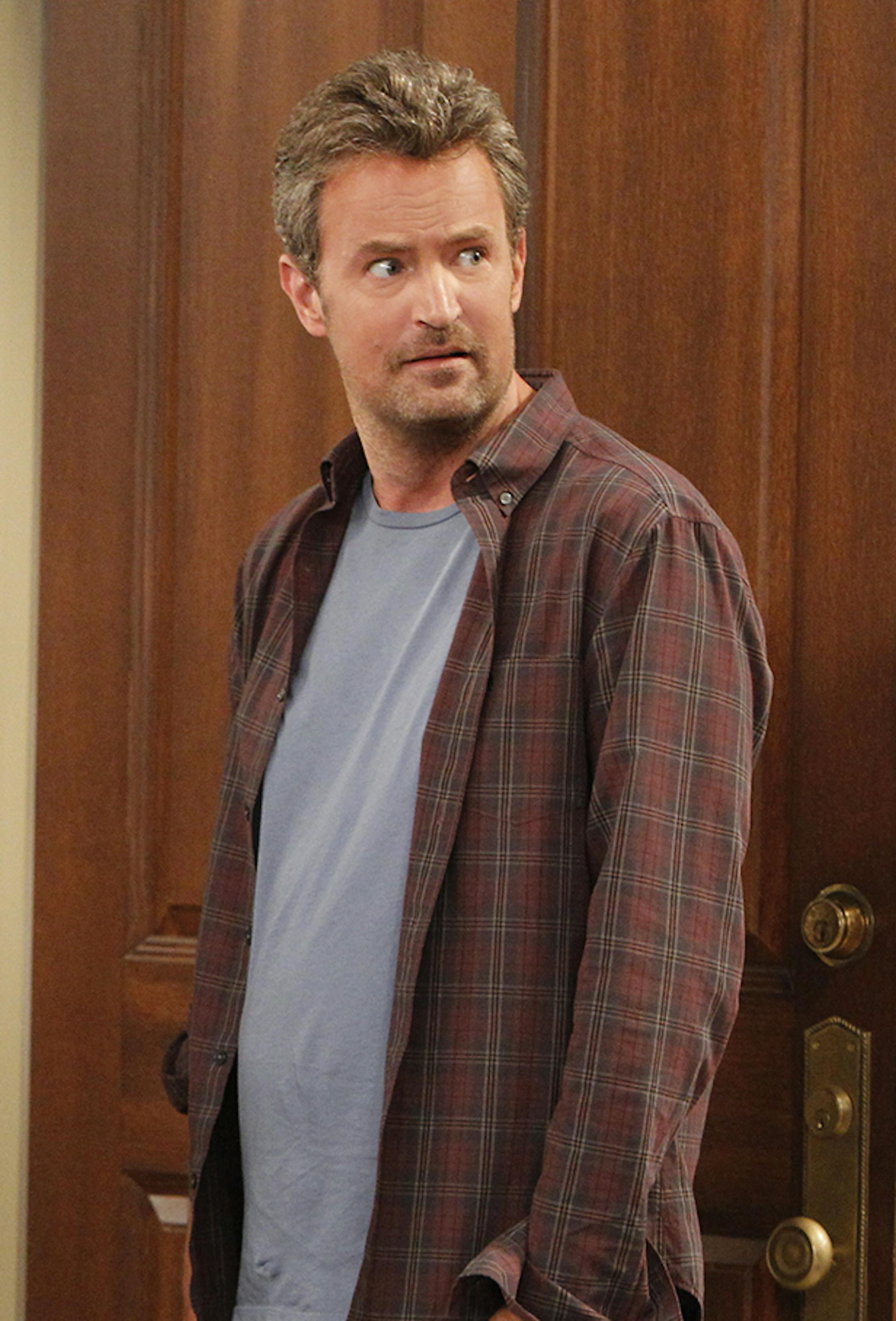 "Pilot" -- Oscar Madison reluctantly agrees to let Felix Unger, his uptight former college roommate, move in with him after the demise of both of their marriages, on the series premiere of THE ODD COUPLE, Monday, Feb. 19, 2015 (X:00-X:00 PM, ET/PT), on the CBS Television Network. Pictured L-R: Thomas Lennon as Felix Unger and Matthew Perry as Oscar Madison Photo: Sonja Flemming/CBS &#x221a;?&#xac;&#xa9;2014 CBS Broadcasting, Inc. All Rights Reserved