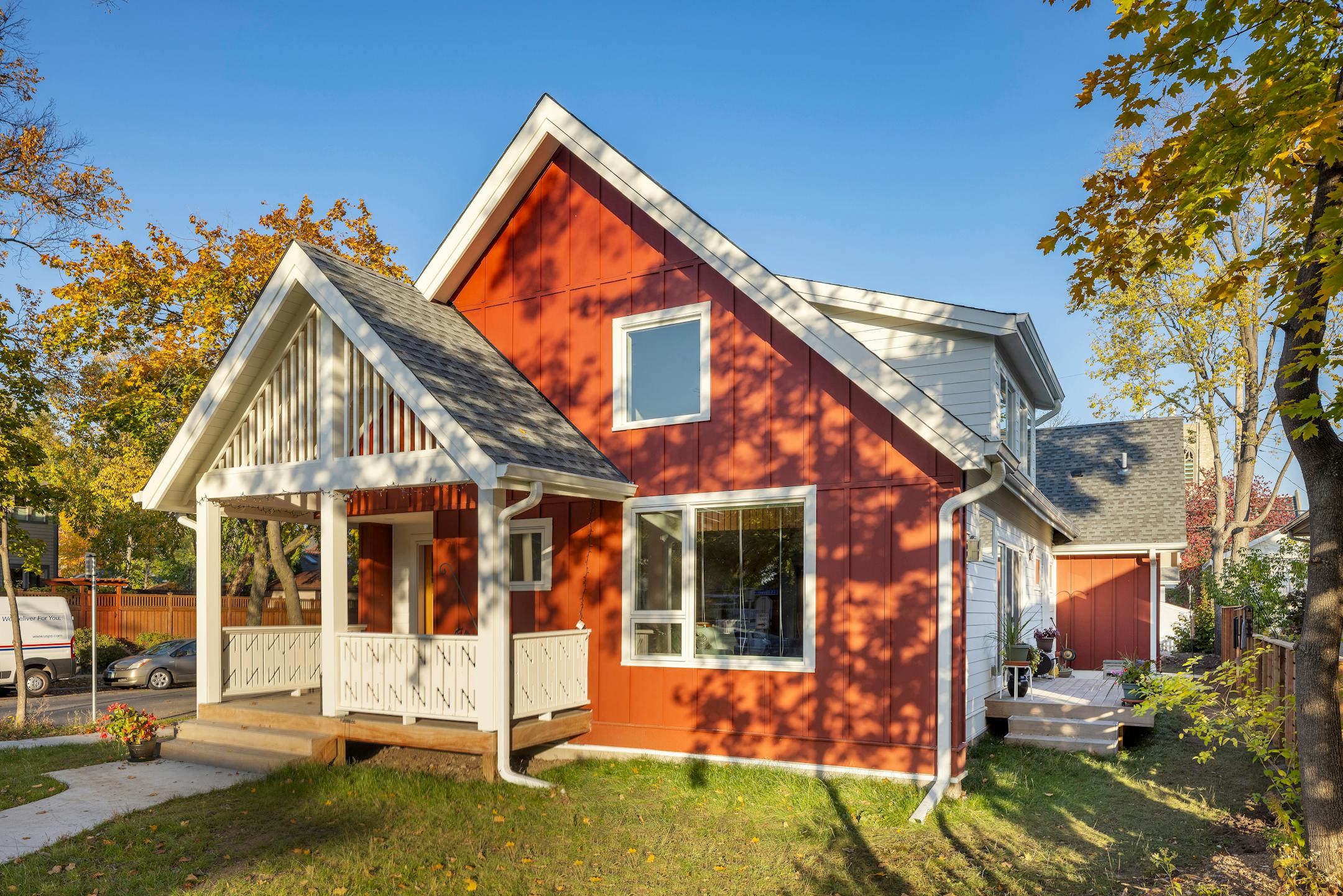 A grandmother wanted to be closer to her grandchildren, so she built a house in south Minneapolis right across the street from them. She wanted a small footprint that kept aging in place — and play spaces for the grandkids — in mind. The result is an energy-efficient house that also gives a nod to the homeowner’s Swedish heritage with a red exterior, decorative railings, richly stained woods and a blue tile fireplace surround. Meanwhile, a skylit loft serves as a playroom for the grandkids in this modern take on traditional Scandinavian design.
