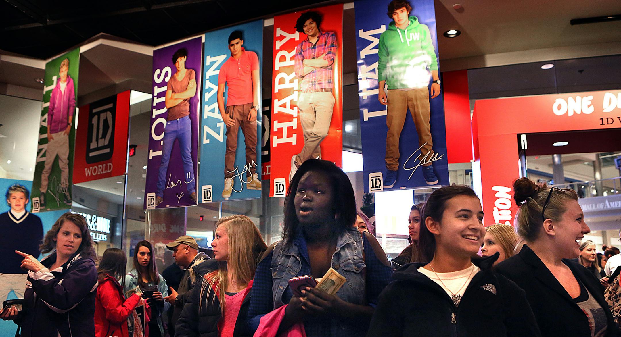 Once inside the store, fans shopped for their favorite One Direction items, which included t-shirts, posters and much more. ] JIM GEHRZ&#x201a;&#xc4;&#xa2;jgehrz@startribune.com (JIM GEHRZ/STAR TRIBUNE) / March 16, 2013 / 8:30 AM Bloomington, MN &#x201a;&#xc4;&#xec; BACKGROUND INFORMATION: Several hundred young fans of the band One Direction turned out at the Mall of America for the grand opening of a new store that will be selling all things One Direction. The &#x201a;&#xc4;&#xfa;pop-up&#x201a;