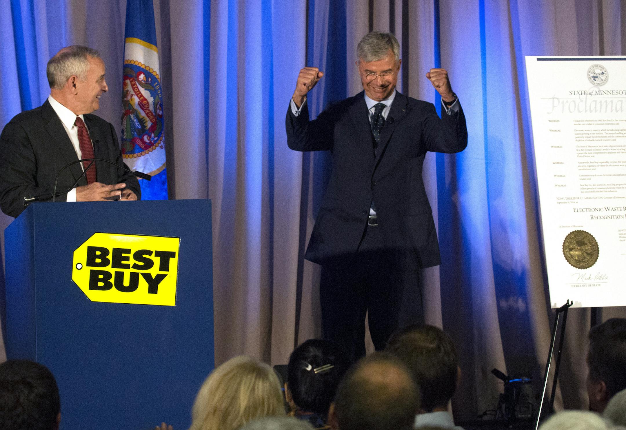 Best Buy's consumer recycling program hits a big milestone: one billion pounds. Gov. Dayton, Best Buy CEO Hubert Joly and other dignitaries celebrate the milestone at Best Buy headquarters in Bloomington.] BRIAN PETERSON ‚Ä¢ brianmpete@comcast.net Bloomington, MN 09/18/14