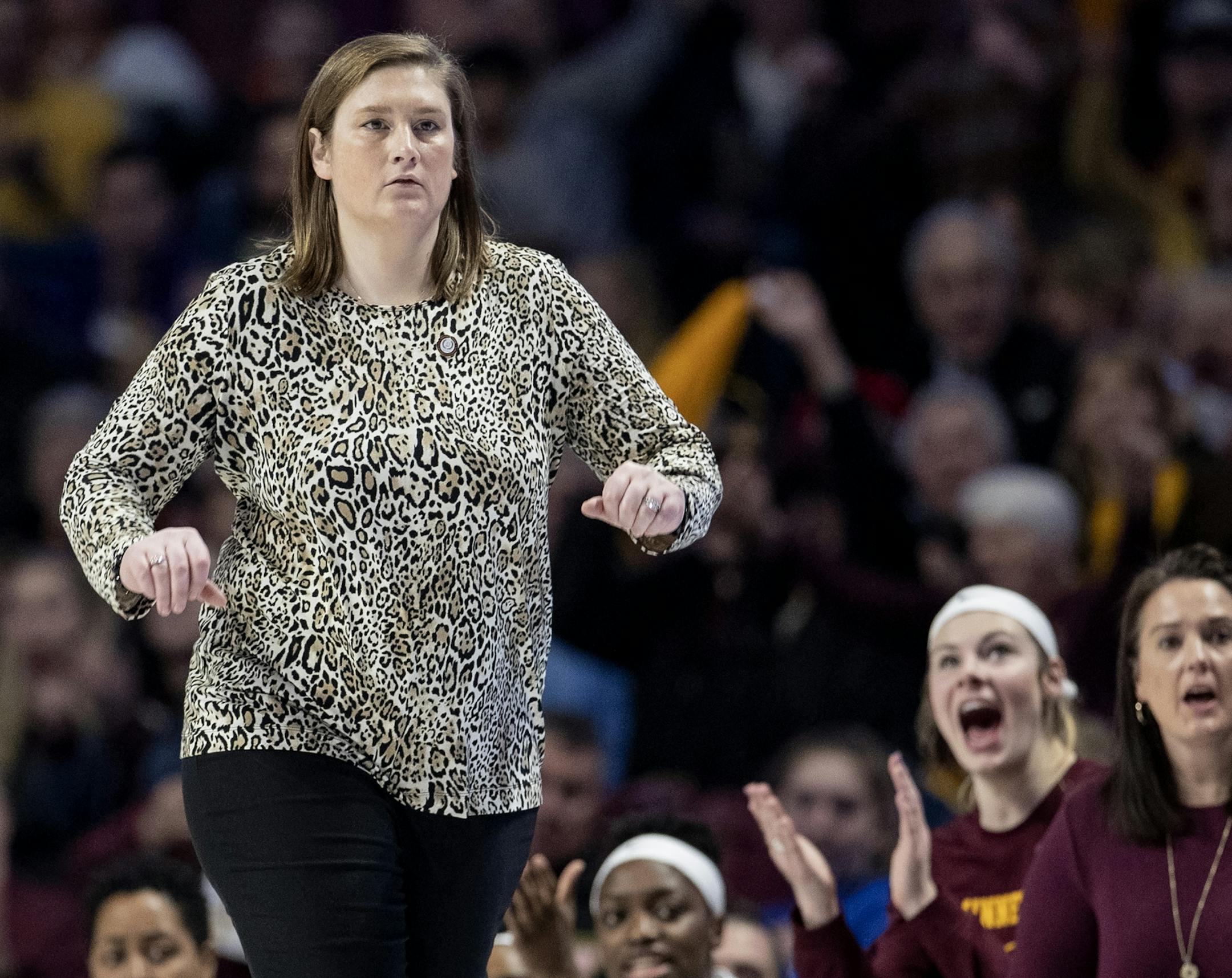 Gophers head coach Lindsay Whalen in the first half.