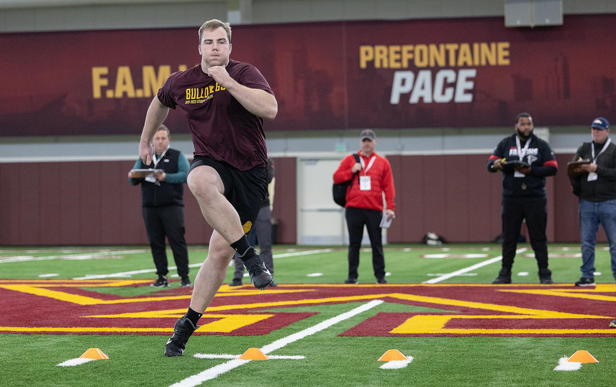 Duluth center Brent Laing performs for scouts during the Minnesota Pro Day.