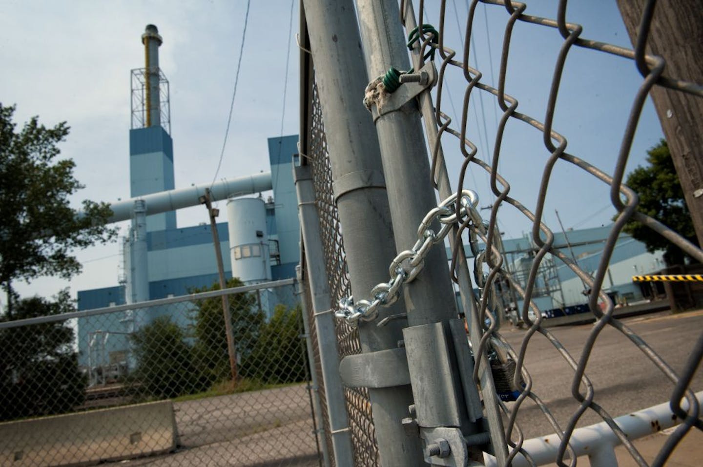 The paper plant that has operated in Sartell since 1907 is closing down. The Verso parking lot is full of weeds and gates are locked after a devistating Memorial day explosion and fire.Friday, August 3, 2012.