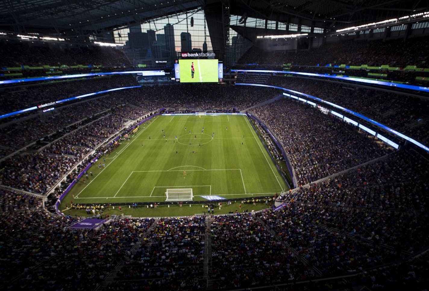 A full crowd at U.S. Bank Stadium for the Chelsea F.C. verses A.C. Milan match on Wednesday, August 3, 2016, in Minneapolis, Minn.