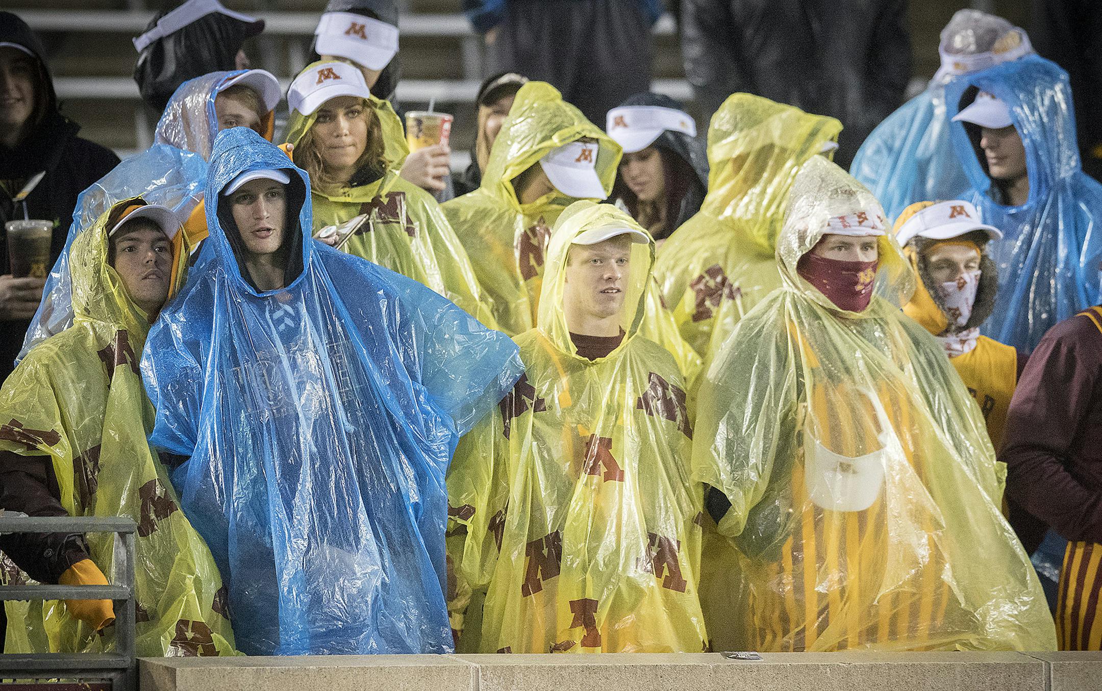 Minnesota fans battled rainy conditions before the Gophers took on Michigan State at TCF Bank Stadium, Saturday, October 14, 2017 in Minneapolis, MN. ] ELIZABETH FLORES ï liz.flores@startribune.com