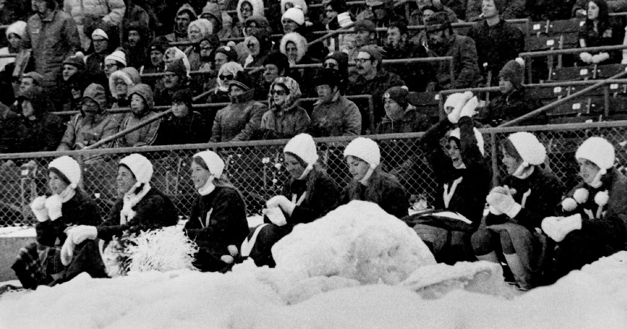 November 29, 1971 The Vikings cheerleaders refused to let their spirits be dampened by the wet, snowy weather Sunday. November 28, 1971 John Croft, Minneapolis Star Tribune ORG XMIT: MIN2014090416250008