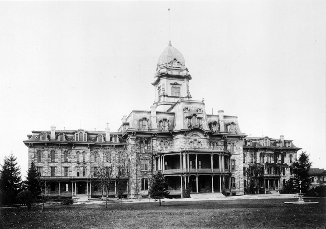 The main building at the school for the deaf, photographed in approximately 1900.