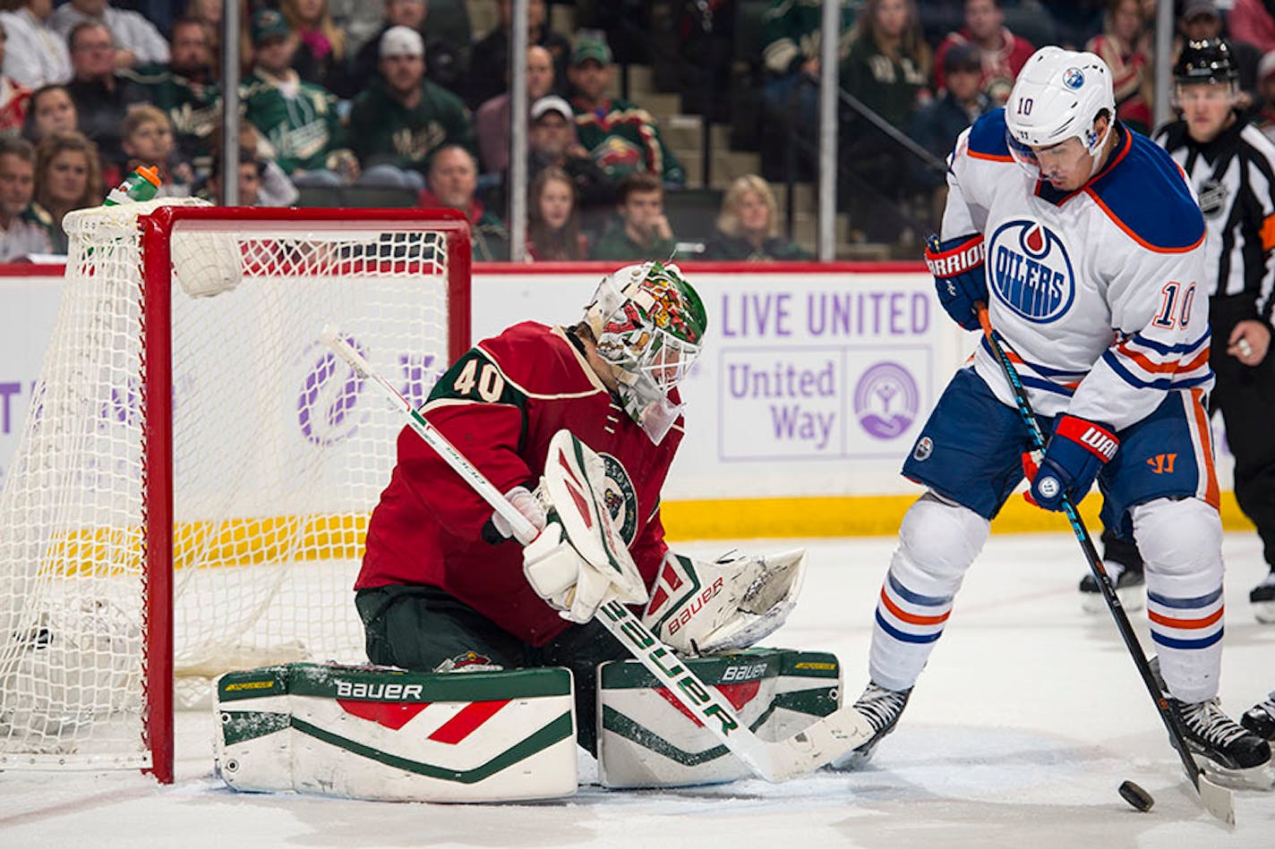 Edmonton Oilers right wing Nail Yakupov (10) was unable to score on Minnesota Wild goalie Devan Dubnyk (40) in the final seconds of the second period.