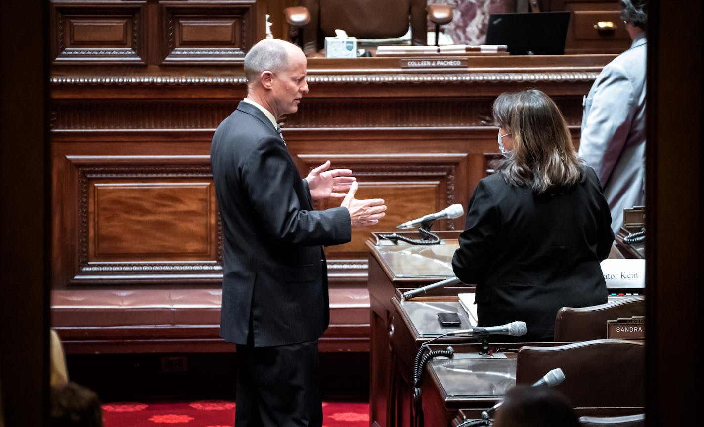 Senate Majority Leader Paul Gazelka, R-East Gull Lake, talked with Senate Minority Leader Susan Kent, DFL-Woodbury on the Senate Floor before the start of the session. The Minnesota State Legislature met in special session Friday. ] GLEN STUBBE • glen.stubbe@startribune.com Friday, June 12, 2020 The Minnesota State Legislature met in special session Friday.