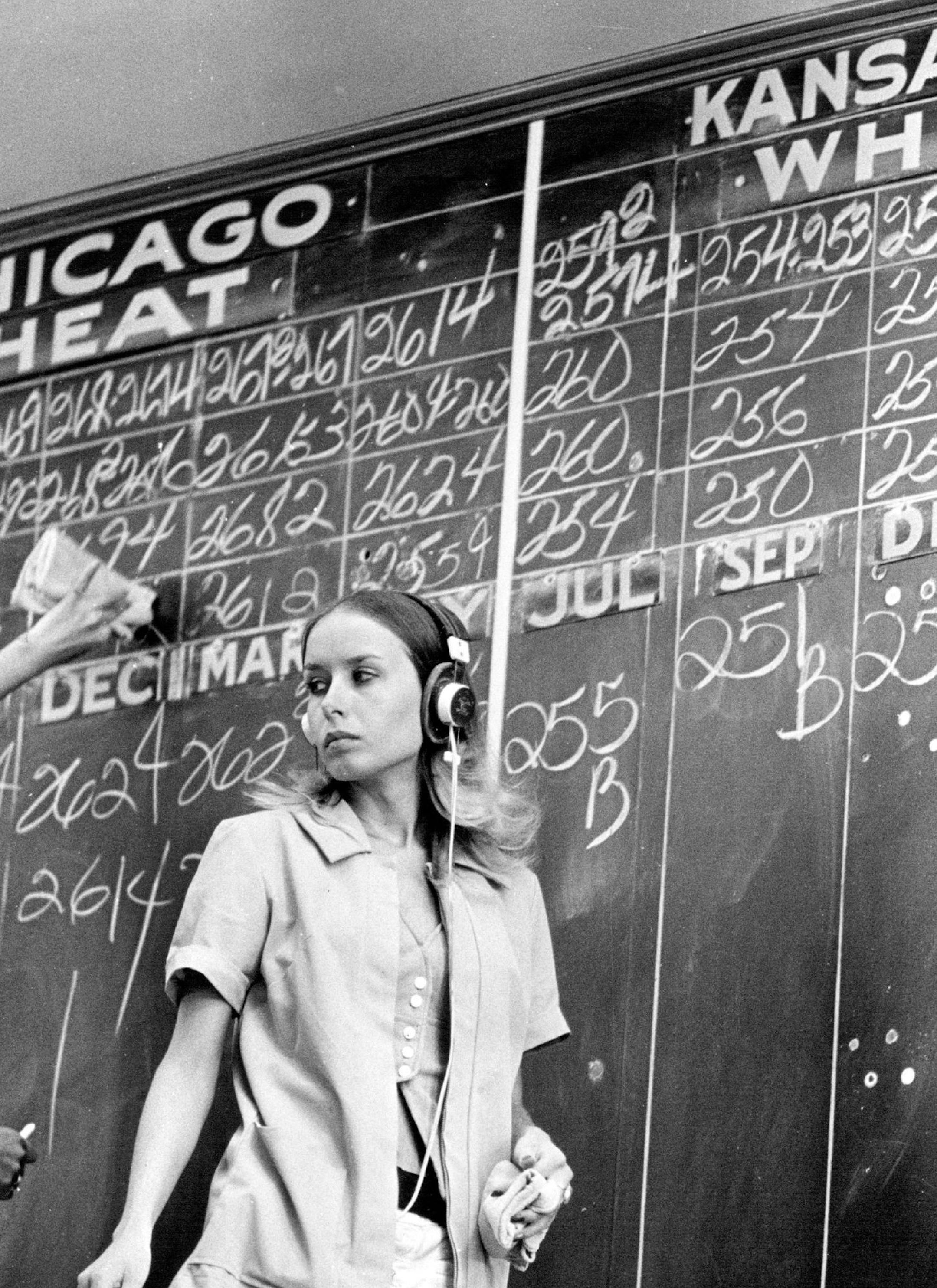 September 21, 1973 Robbie Renslow, a board marker for the Grain Exchange, at her job. Markers start at $2.50 an hour, work a five-hour day. There are 11 of them, all women. October 14, 1973 Mike Zerby, Minneapolis Star Tribune; Minneapolis Sunday Tribune ORG XMIT: MIN2017012318311826