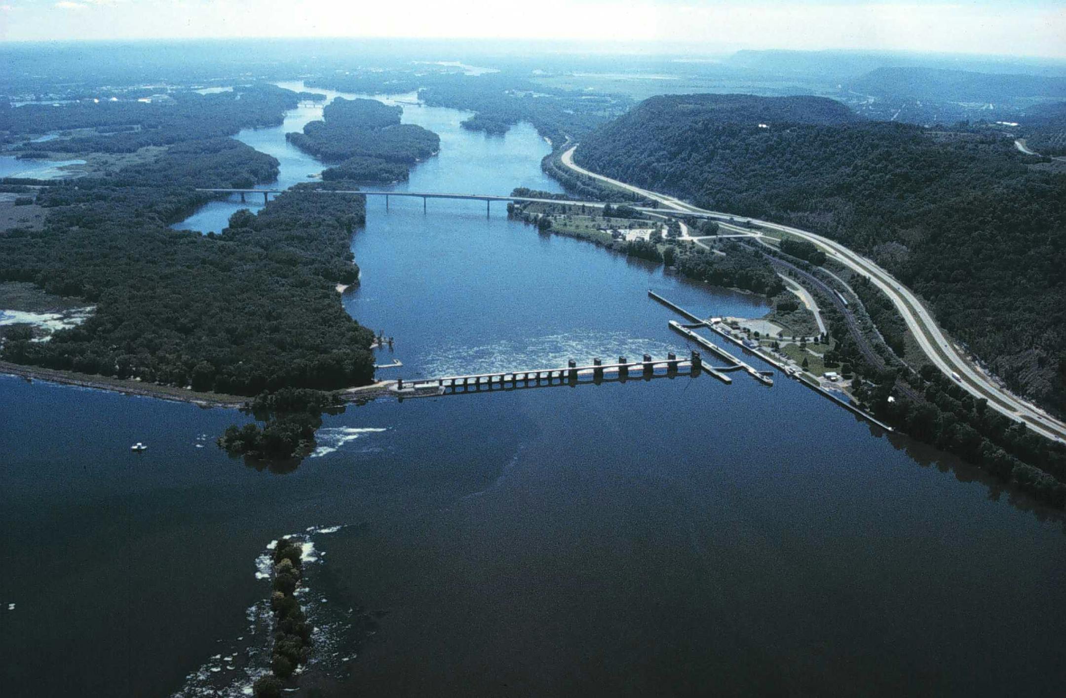 The lock and dam where the house boat lost power and went over. This is a view downriver, looking south.
