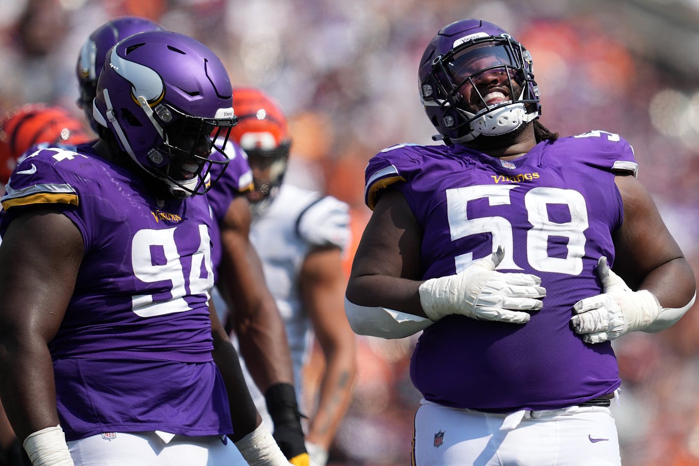 Minnesota Vikings defensive tackle Michael Pierce (58) celebrated after sacking Cincinnati Bengals quarterback Joe Burrow (9) in the third quarter. ] ANTHONY SOUFFLE • anthony.souffle@startribune.com