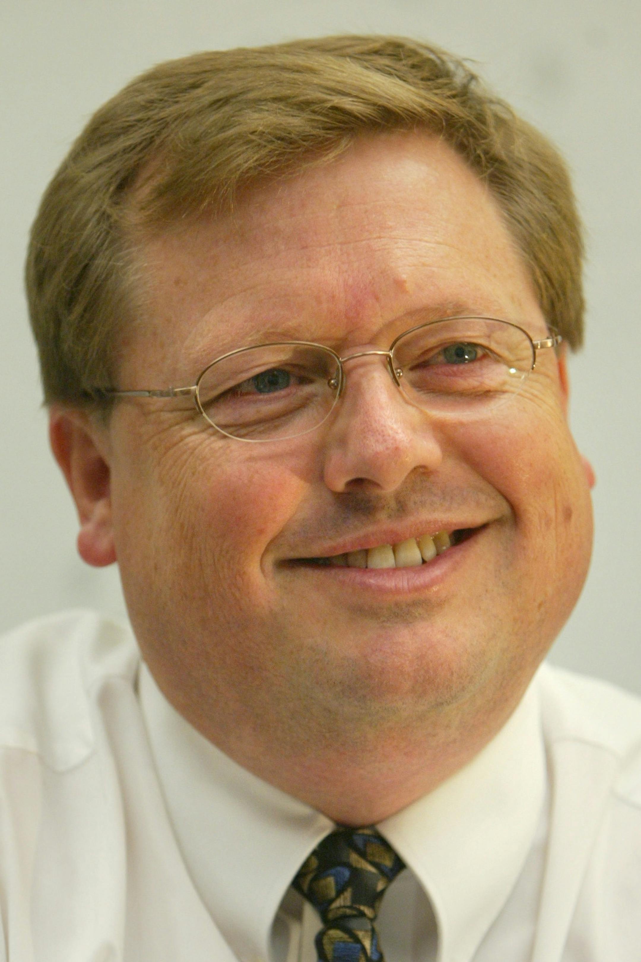 Q & A with new Lakeville city administrator Steven Mielke. Stribsouth Ren»e Jones/Star Tribune 8/11/04