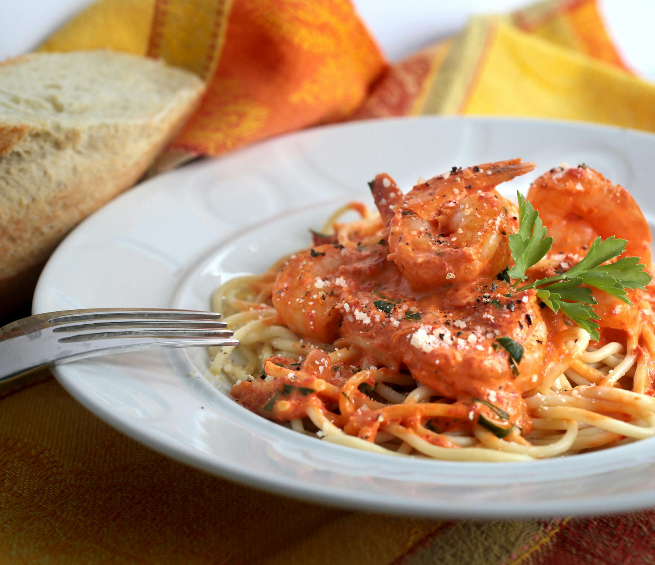 Make this Shrimpe with Spicy Roasted Red Pepper Cream for an easy, tasty and quick dinner fix. (Jessica J. Trevino/Detroit Free Press/TNS) ORG XMIT: 1179702