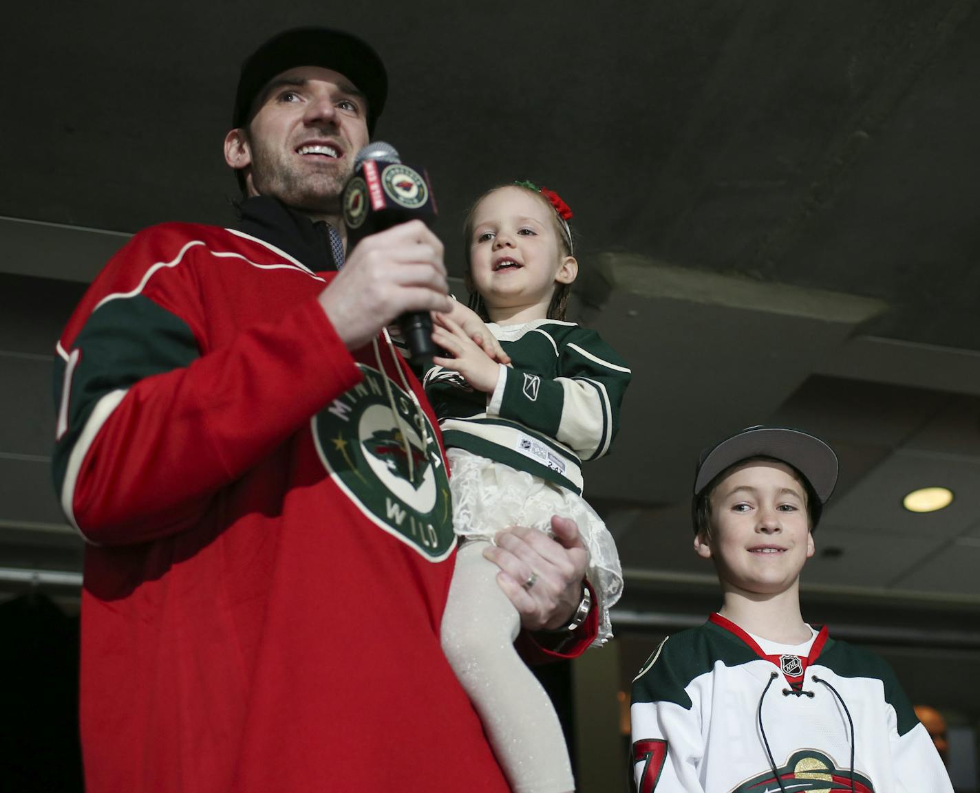 Former Wild goalie Josh Harding announced "Let's Play Hockey!" before Tuesday night's game against the Sharks. He was assisted by his daughter, Paisley, and son, Talan. ] JEFF WHEELER &#xef; jeff.wheeler@startribune.com The MInnesota Wild faced the San Jose Sharks in an NHL hockey game Tuesday night, March 21, 2017 at Xcel Energy Center in St. Paul.