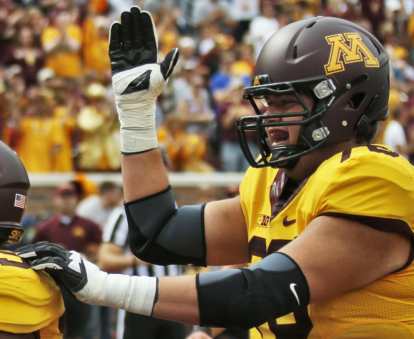 Minnesota Gophers vs. Western Illinois football. Gophers offensive lineman Ben Lauer celebrated his teams touchdwon. (MARLIN LEVISON/STARTRIBUNE(mlevison@startribune.com)