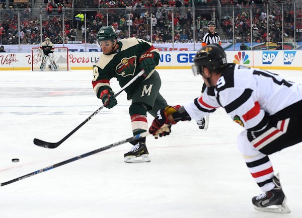 Wild right winger Jason Pominville scored against the Blackhawks in the second period of the Stadium Series game against Chicago.