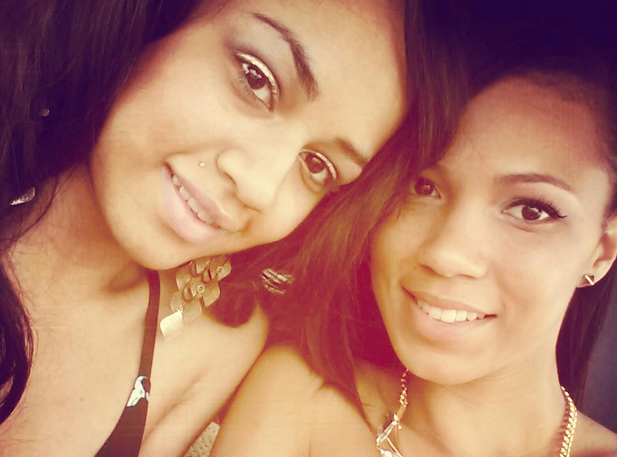 Julisa Jones, right, with sister Samantha, who she had been visiting in Sioux Falls.