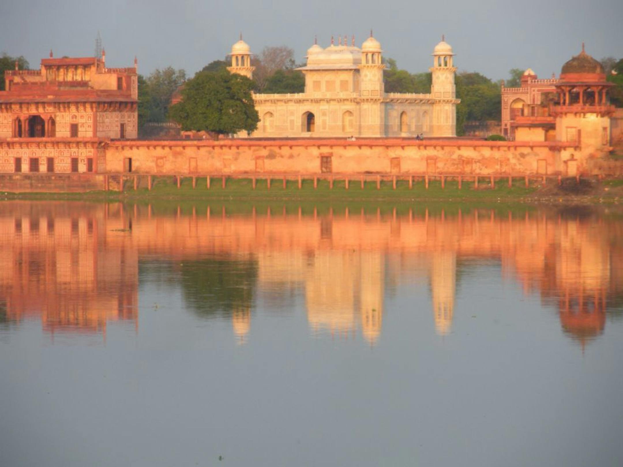 The Red Fort lies on the banks of the Yamuna River in Agra.
