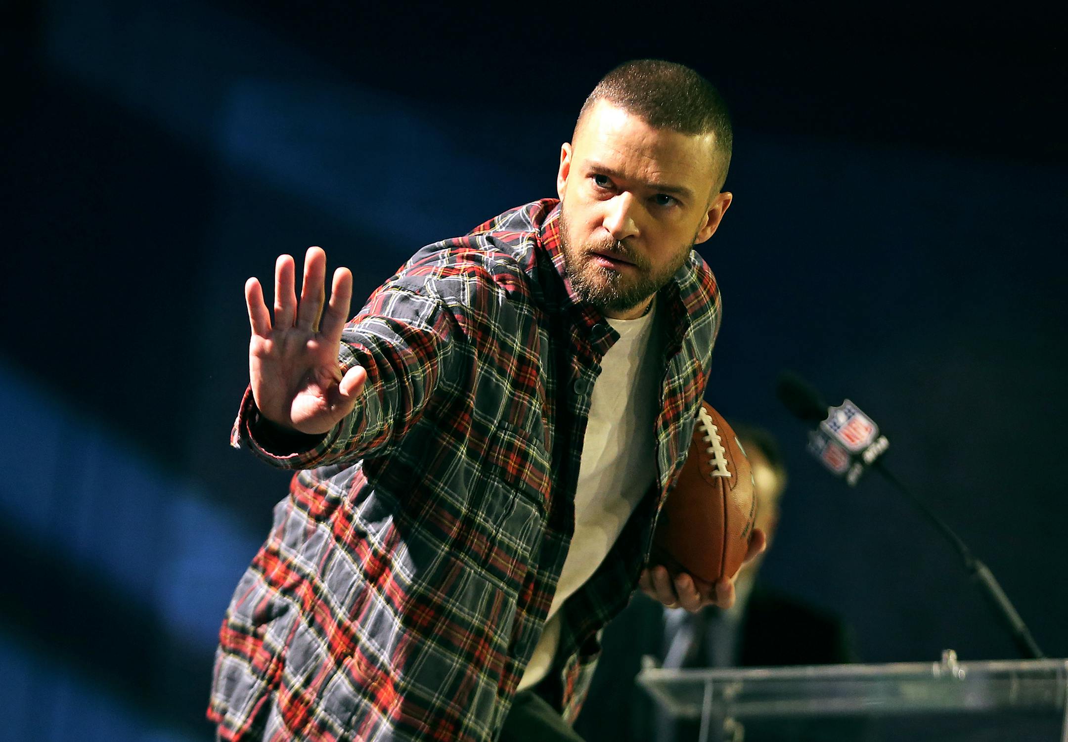 Justin Timberlake struck a Heisman pose after a press conference at the Hilton Hotel about his performance at the Super Bowl half time show Feb 1, 2017 Minneapolis, MN.] JERRY HOLT ï jerry.holt@startribune.com