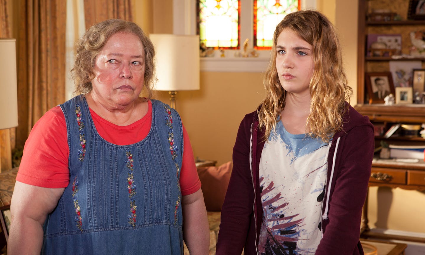 Maime Trotter (Kathy Bates, left) and Gilly Hopkins (Sophie N&#xc8;lisse,right) in THE GREAT GILLY HOPKINS. Photo credit Lionsgate