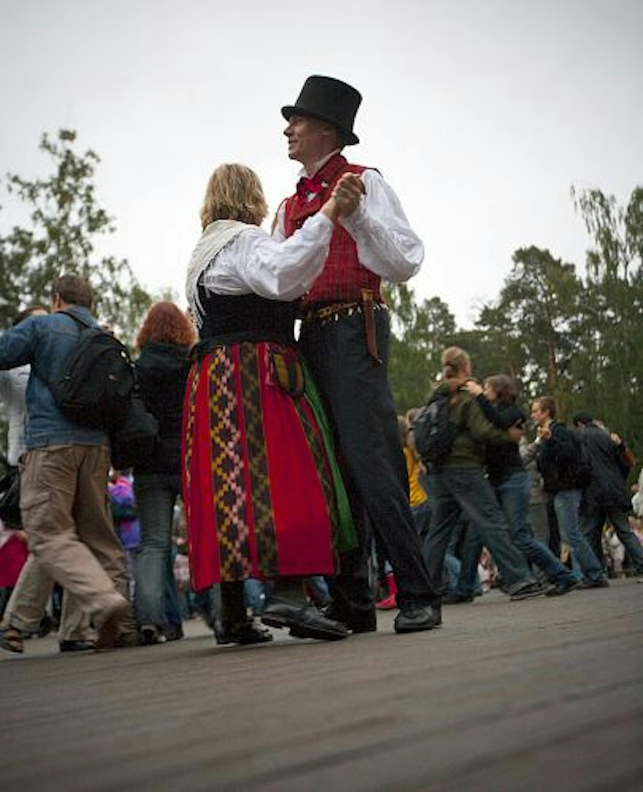 freelance photo / credit: Aaron Hautala Finland travel - Dancing at Seurasaari midsummer celebration