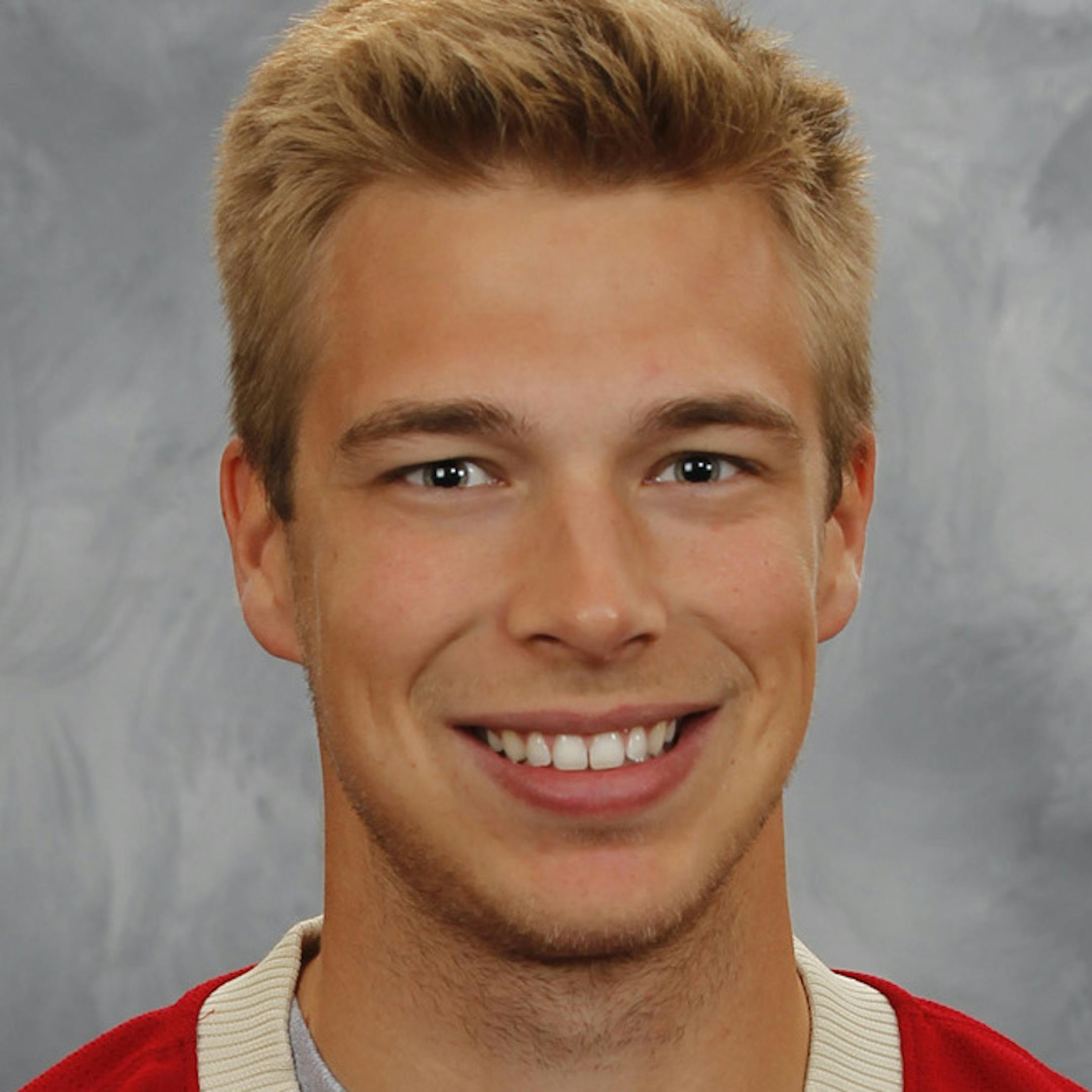 ST. PAUL, MN ‚Äì SEPTEMBER 11: Darcy Kuemper of the Minnesota Wild poses for his official headshot for the 2013-2014 season on September 11, 2013 at the Xcel Energy Center in Saint Paul, Minnesota. (Photo by Andy King/NHLI via Getty Images) *** Local Caption *** Darcy Kuemper ORG XMIT: 177614294